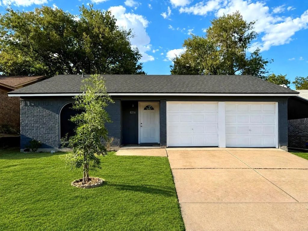 8216 Richard Street, White Settlement