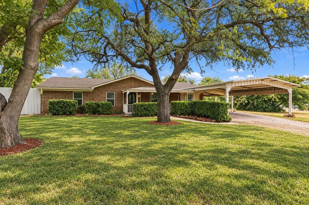 116 Eastridge Drive, Springtown