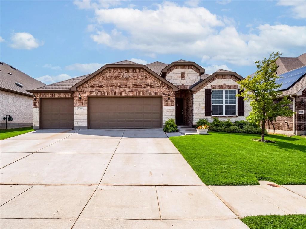 1304 Millican Lane, Aubrey