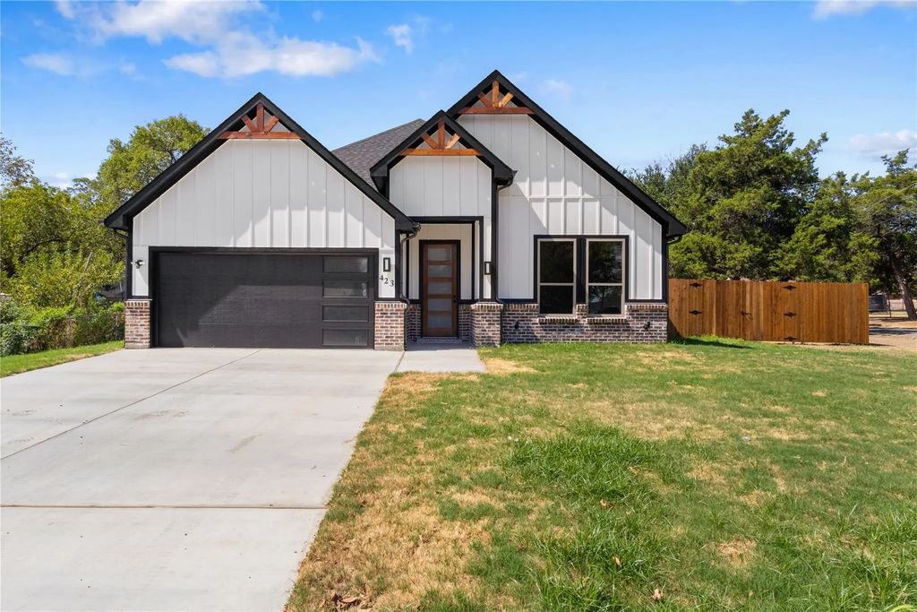 502 S 14th St, Corsicana