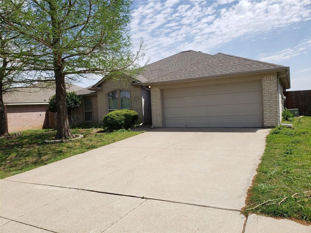 505 Thistle Meade Circle, Burleson