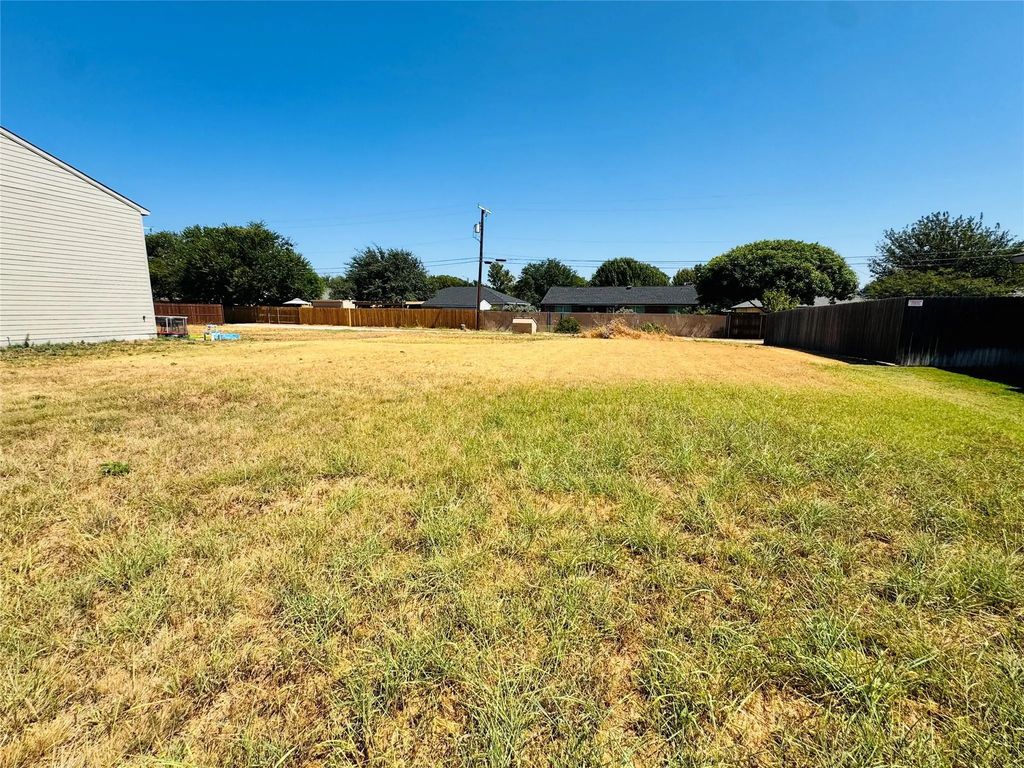 2100 Brooke Lane, Brownwood