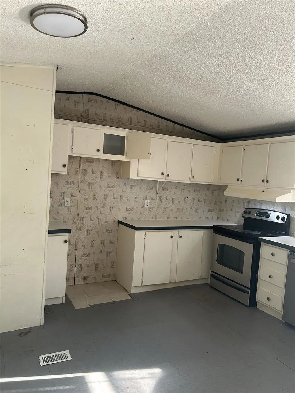 2751 Breezewood Lane, Lancaster