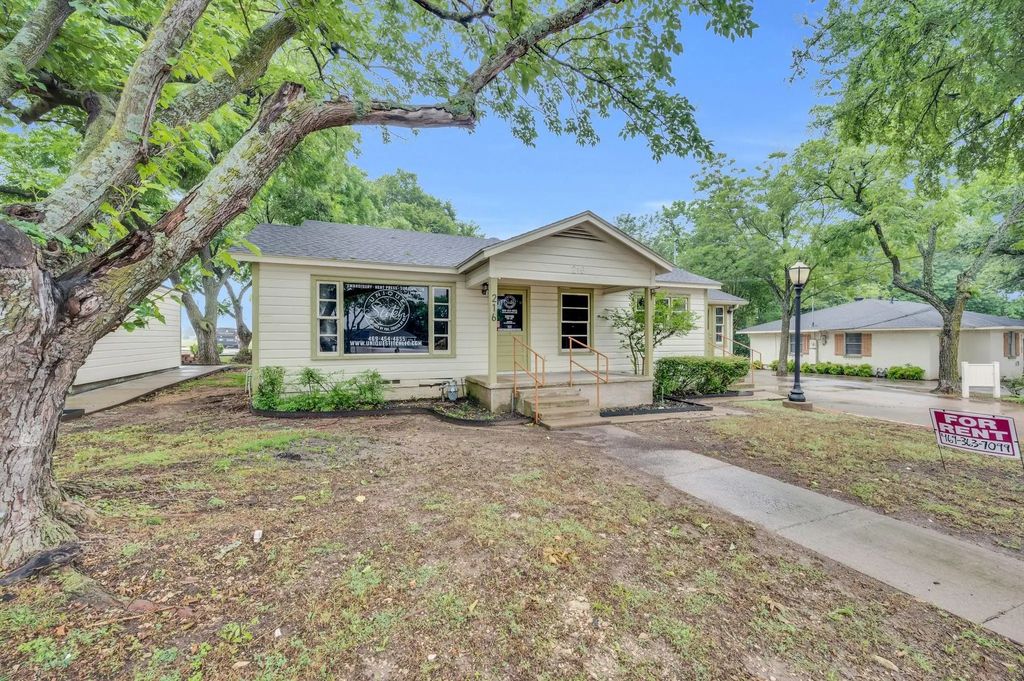214 W Belt Line Road B, Cedar Hill