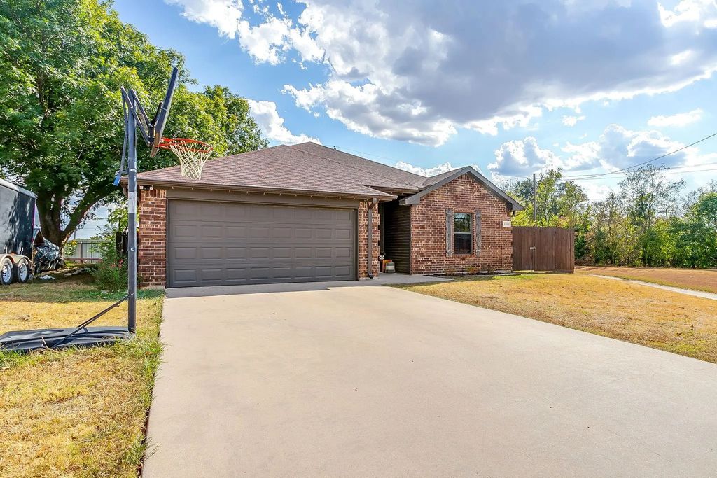 4000 Ne 4th Street, Mineral Wells