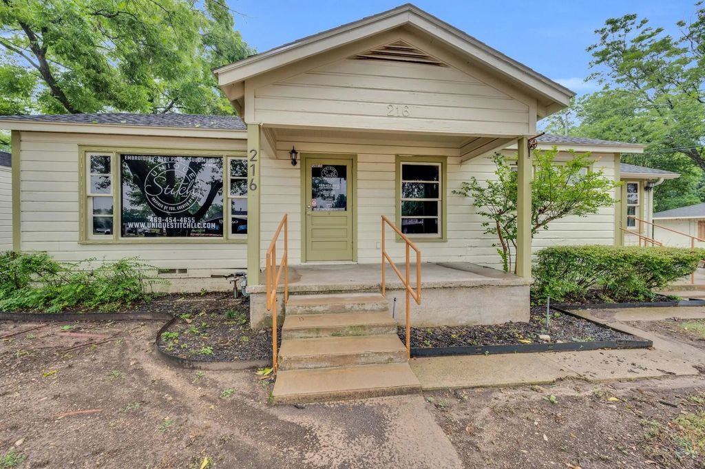 216 W Belt Line Road, Cedar Hill