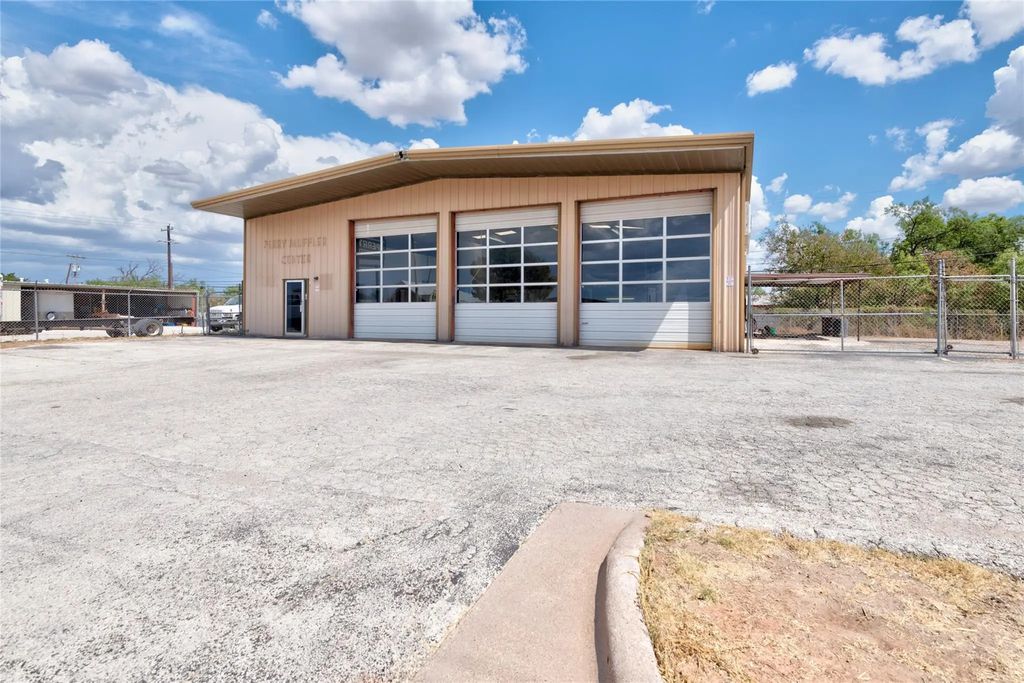 409 N Treadaway Boulevard, Abilene