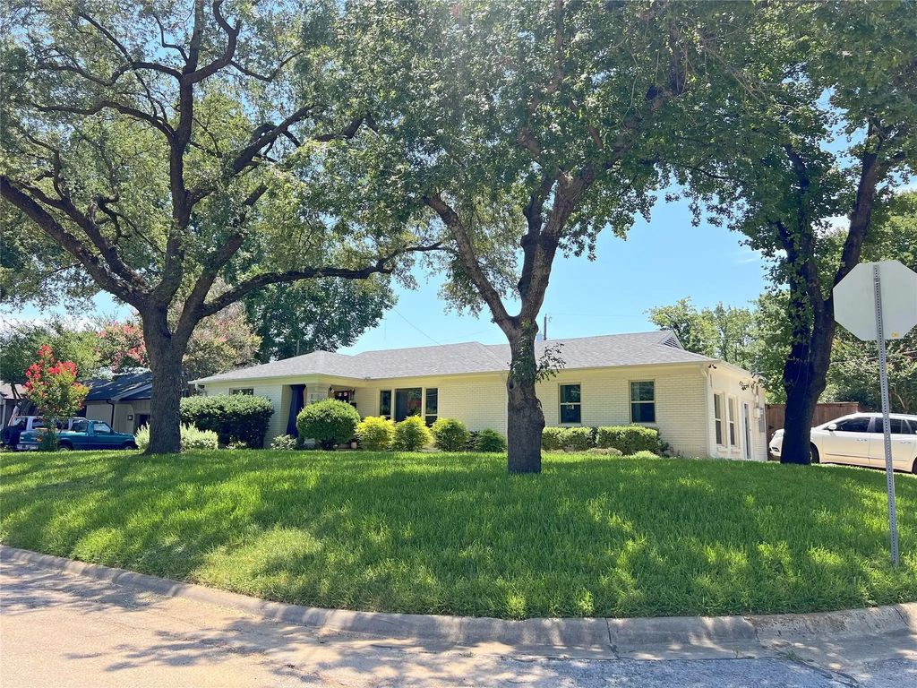 1200 Daisy Lane, Irving
