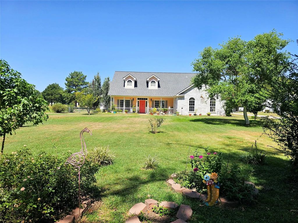 175 Private Road 6605, Mineola