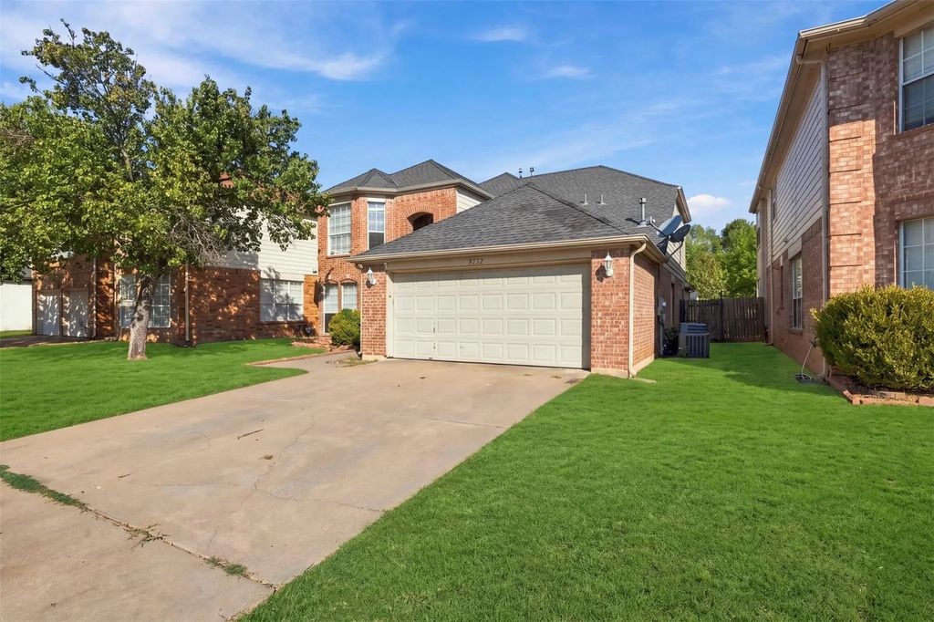 3332 Raleigh Drive, Fort Worth