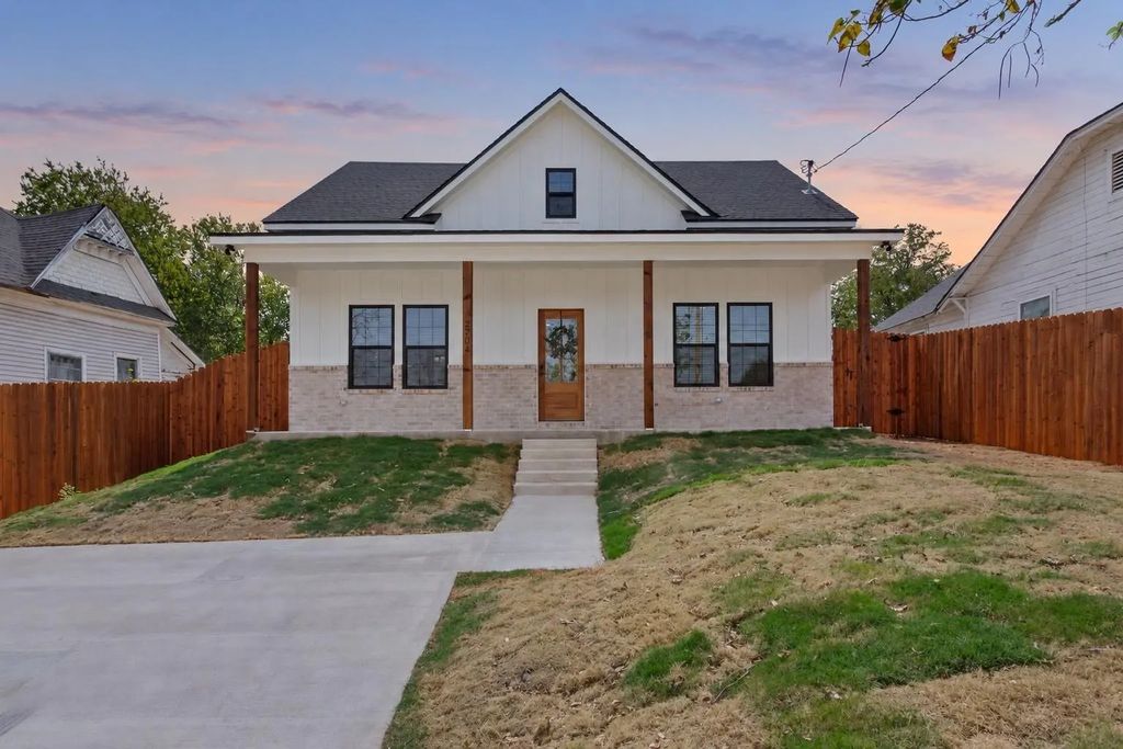 2704 Clay Avenue, Waco