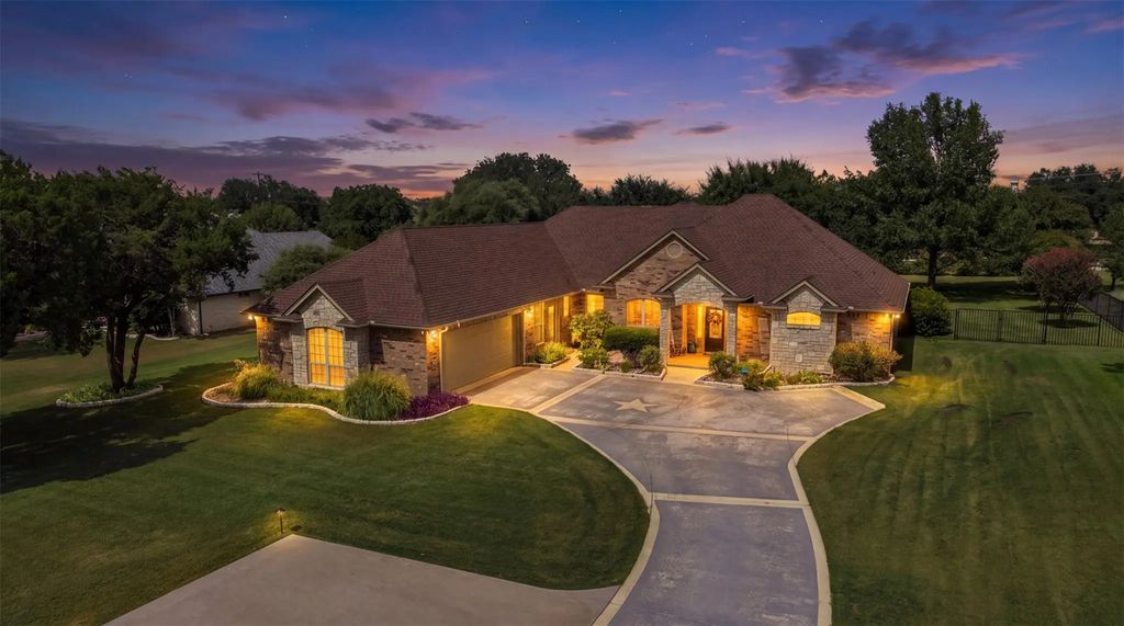 2116 Wood Duck Lane, Granbury