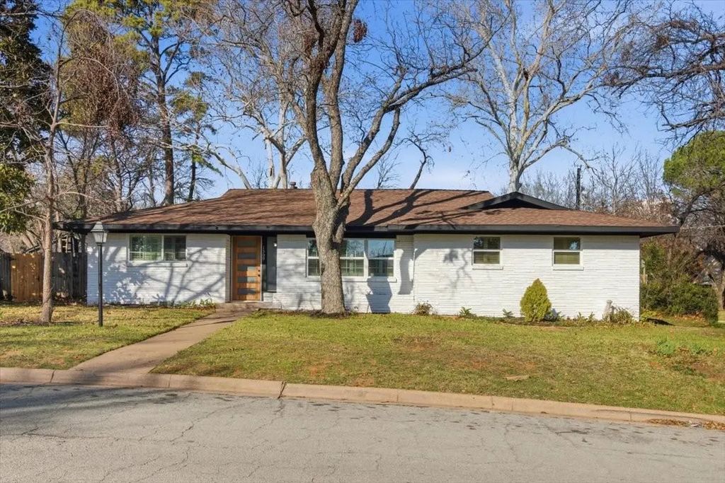 1509 University Drive, Arlington