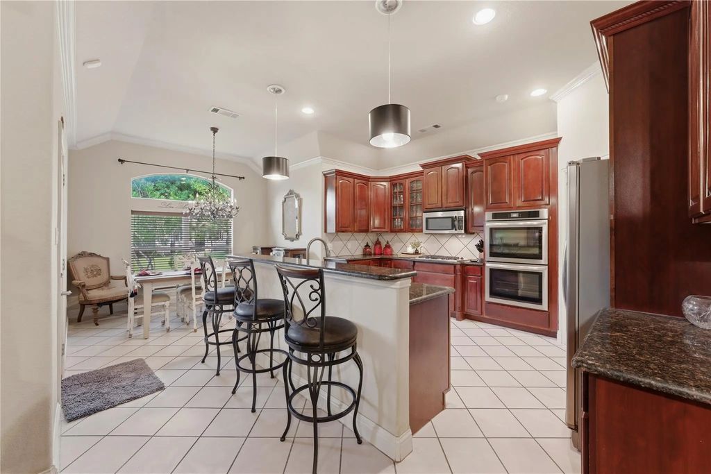 4425 Don Drive, Mansfield