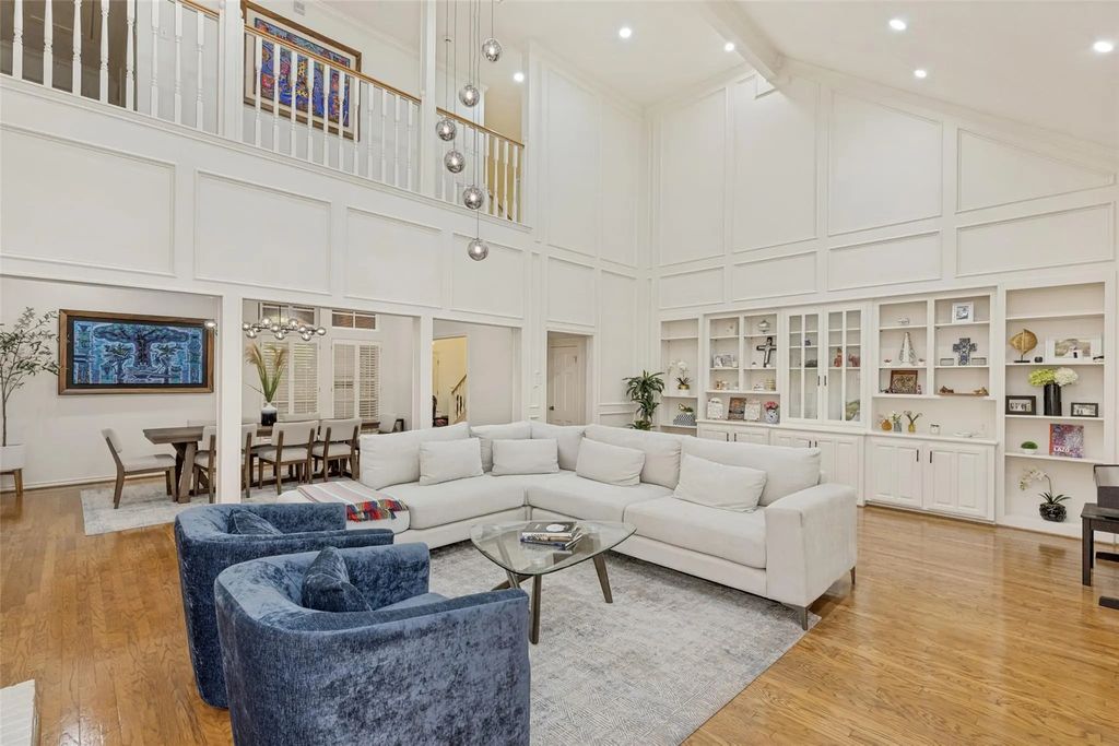 7 Queensview Court, Dallas