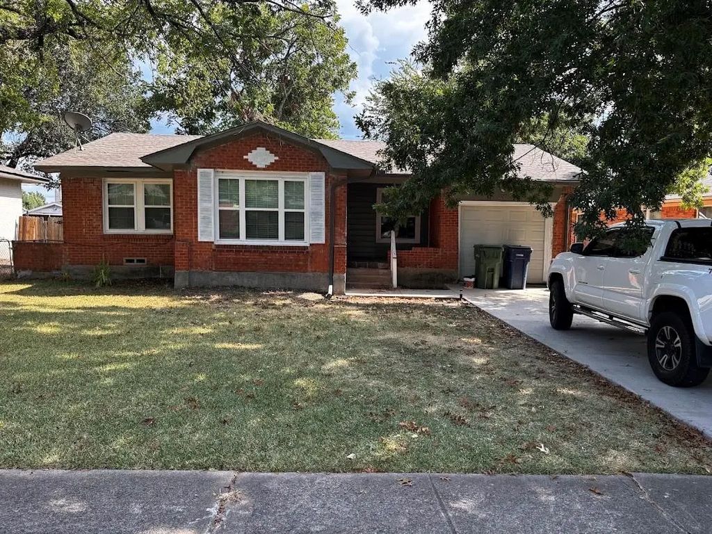 202 E Carolyn Drive, Garland