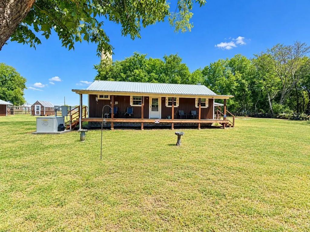 132 Hcr 1320 N, Hillsboro