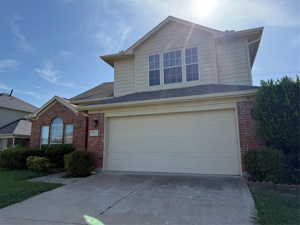 8212 Tavaros Drive, Plano