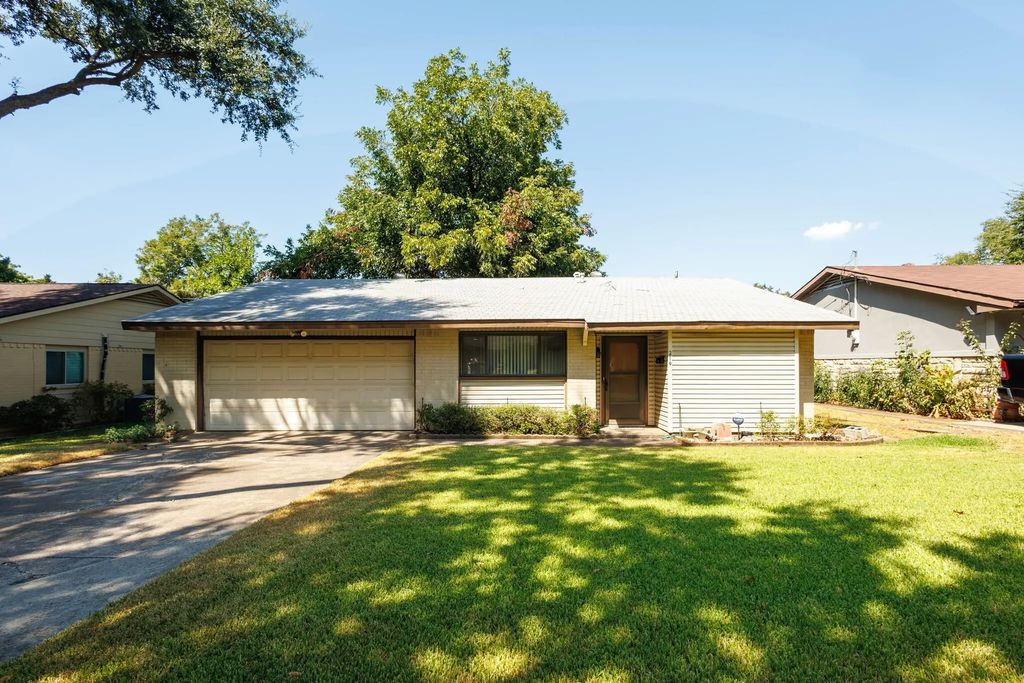 2919 Bergen Lane, Farmers Branch