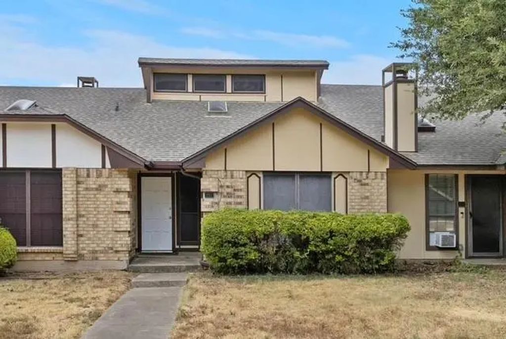 213 Hood Street, Cedar Hill