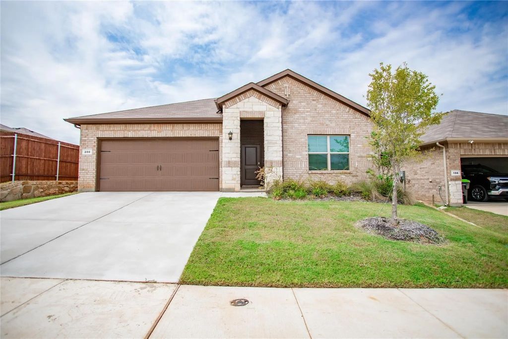 200 Lantana Trail, Boyd