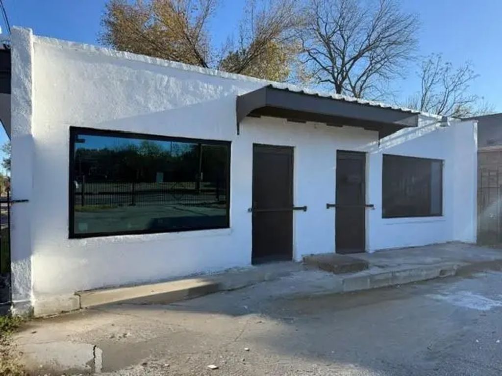 4126 Metropolitan Avenue, Dallas