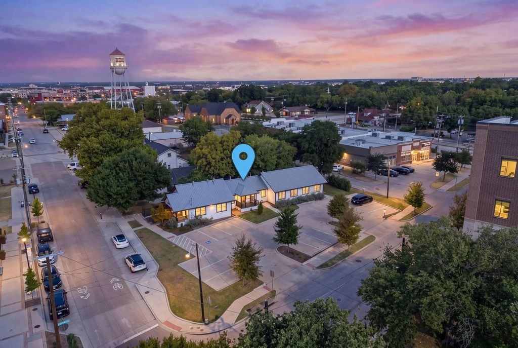 7274 Elm Street, Frisco