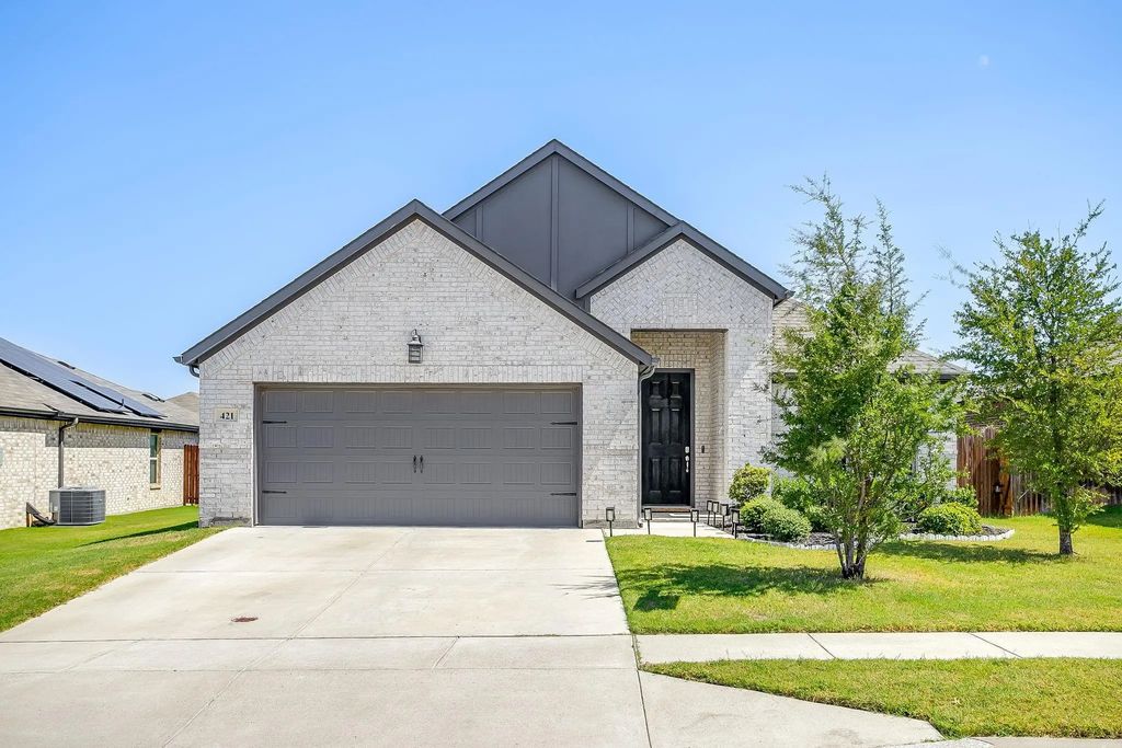421 Escondido Street, Weatherford