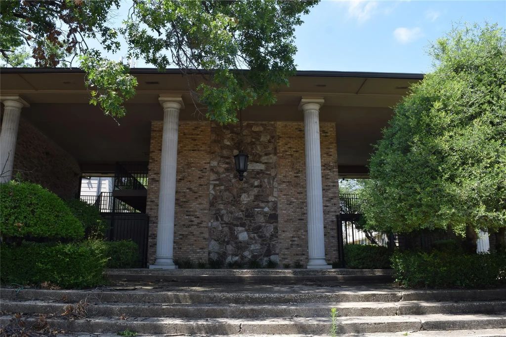 7931 Royal Lane 216, Dallas