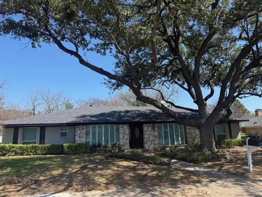 14922 Hillcrest Road, Dallas