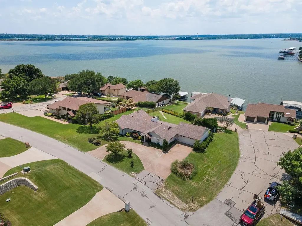 4301 Crescent Drive, De Cordova