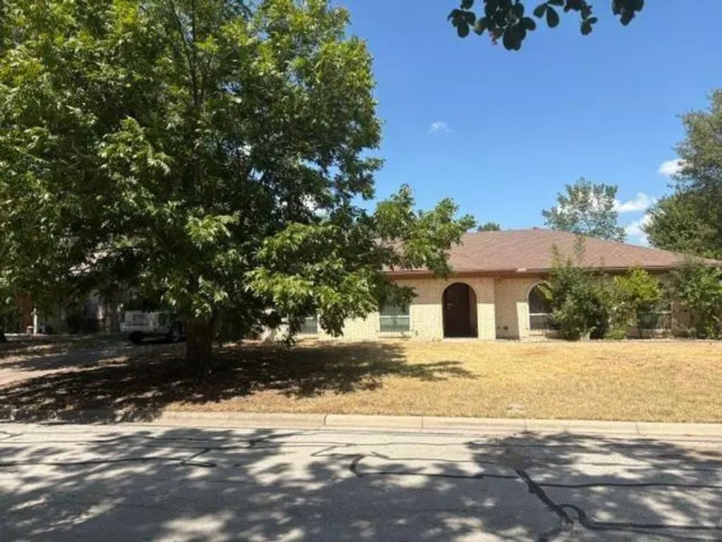 2011 Elmridge Drive, Arlington