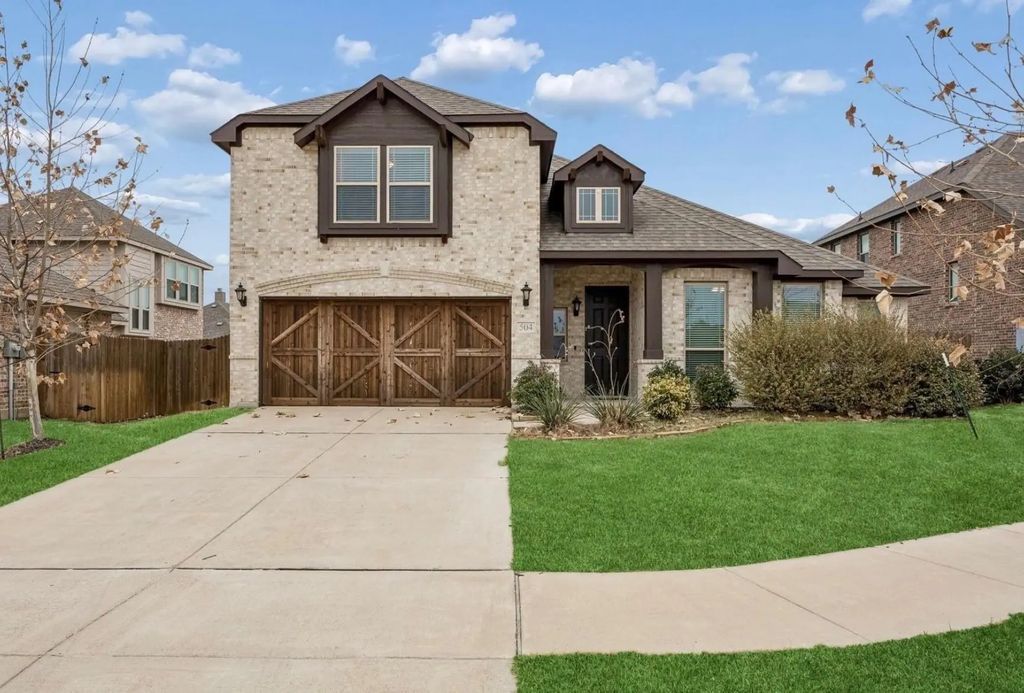 504 Lowland Lane, Waxahachie