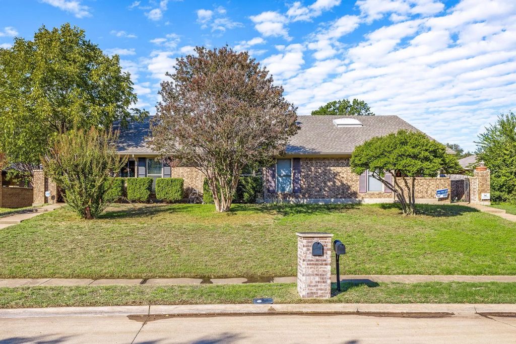812 Saint Paul Court, Richardson