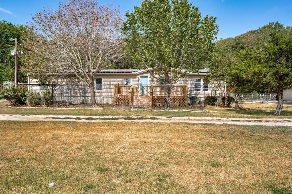 1433 Cowan Road, Celina