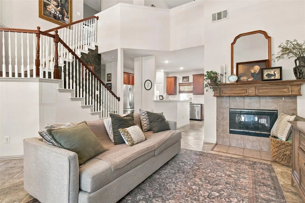 8414 Romanway Drive, Dallas