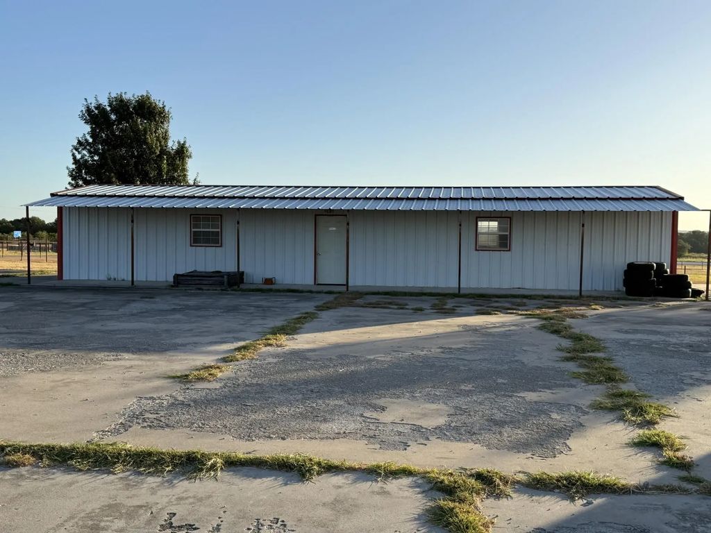 193 County Road 1793, Sunset