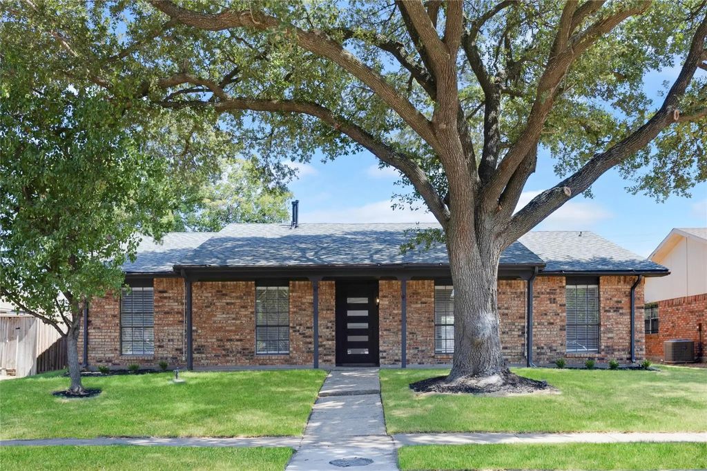 10414 Black Walnut Drive, Dallas