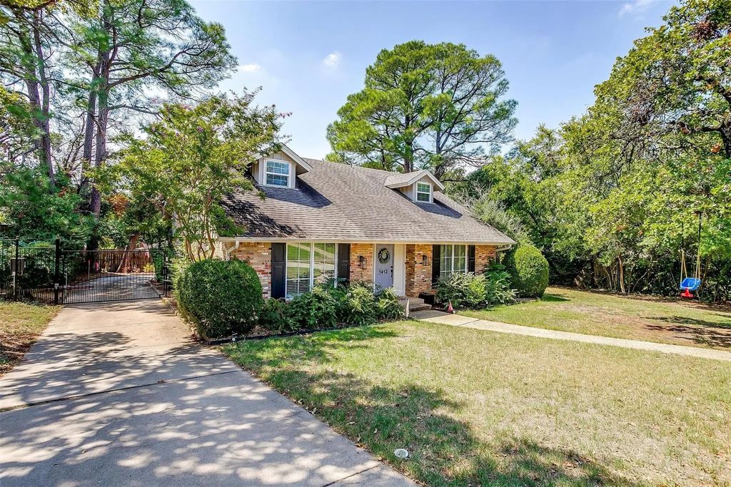 1412 Ridgecrest Circle, Denton