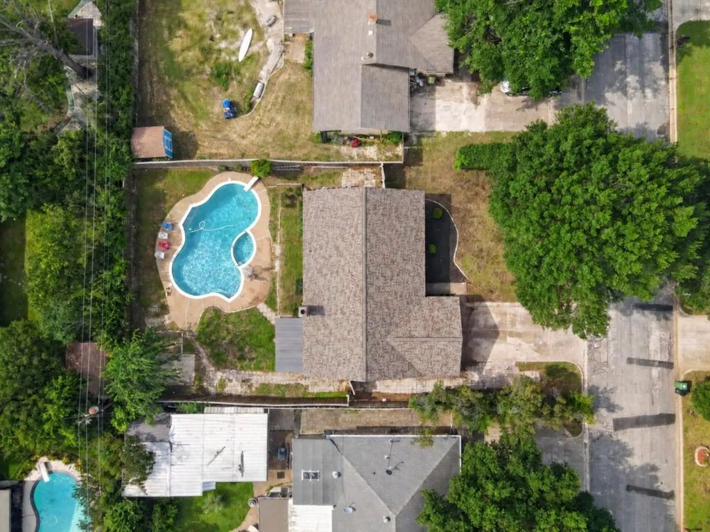 6724 Bartay Drive, North Richland Hills