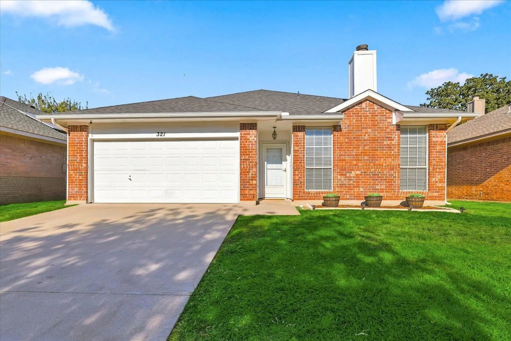 321 Texas Drive, Lake Dallas