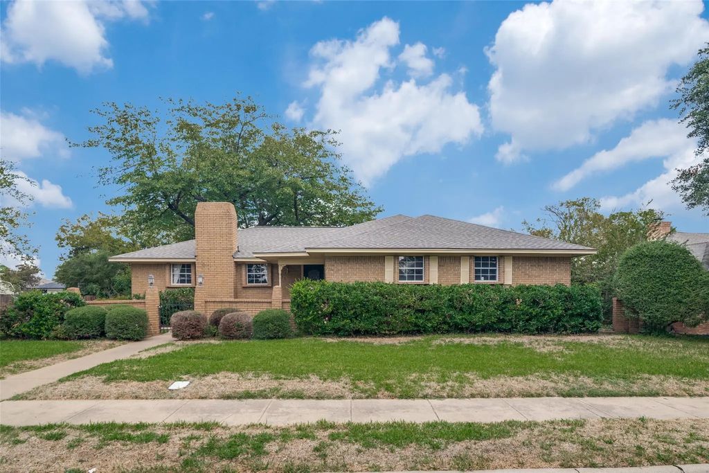 1605 Clear Point Drive, Garland