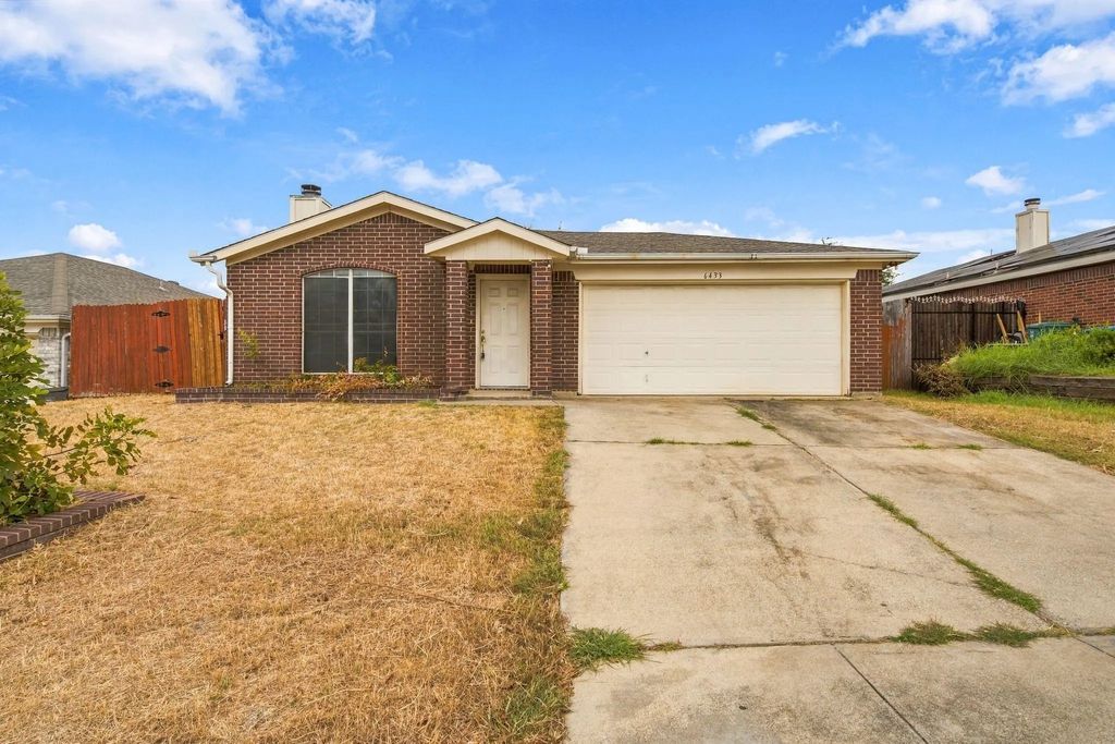 6433 Riverwater Trail, Fort Worth