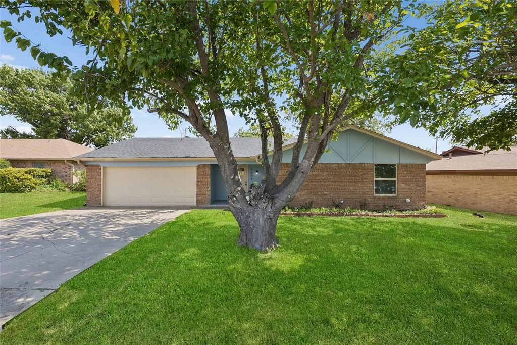 5608 Newman Drive, North Richland Hills