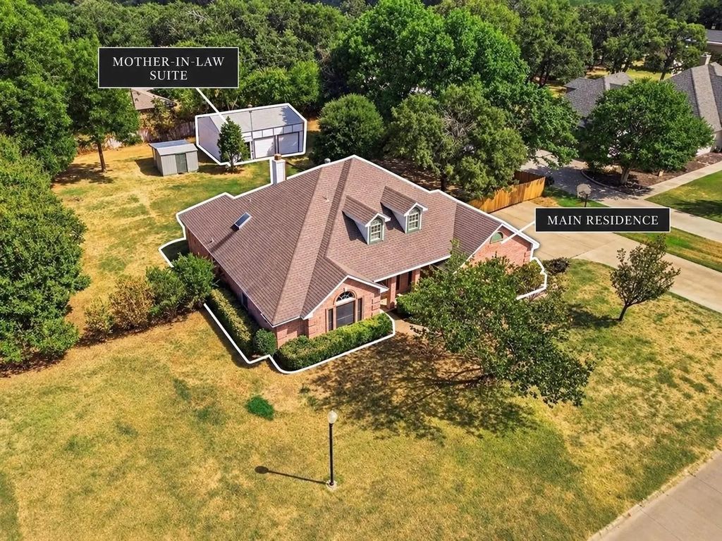 7501 Cains Meadow Court, Burleson