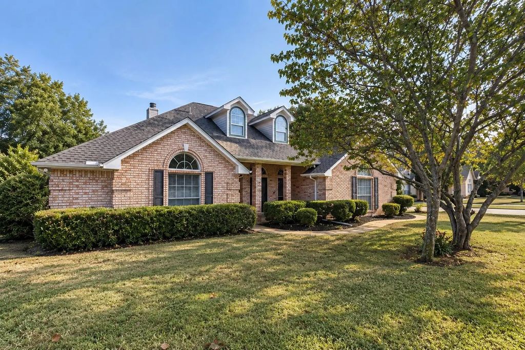 7501 Cains Meadow Court, Burleson