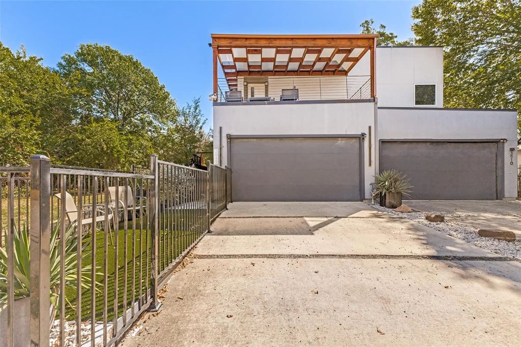 3912 Munger Avenue, Dallas