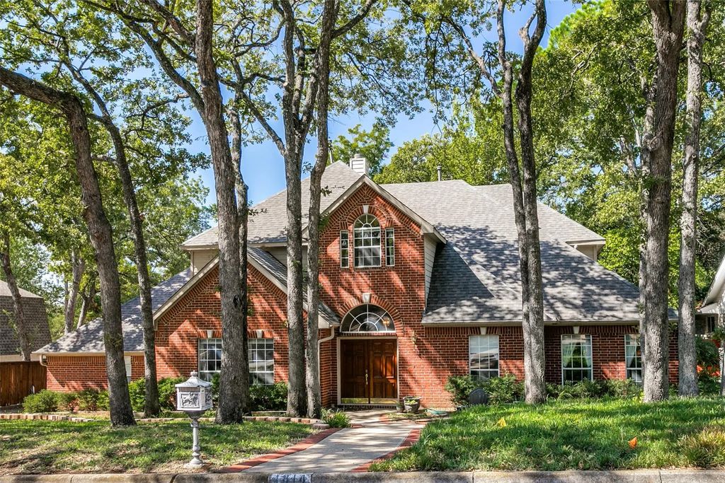 1814 Woodridge Drive, Arlington