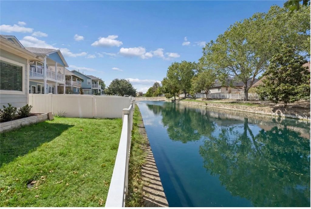 1221 Spanish Moss Drive, Savannah