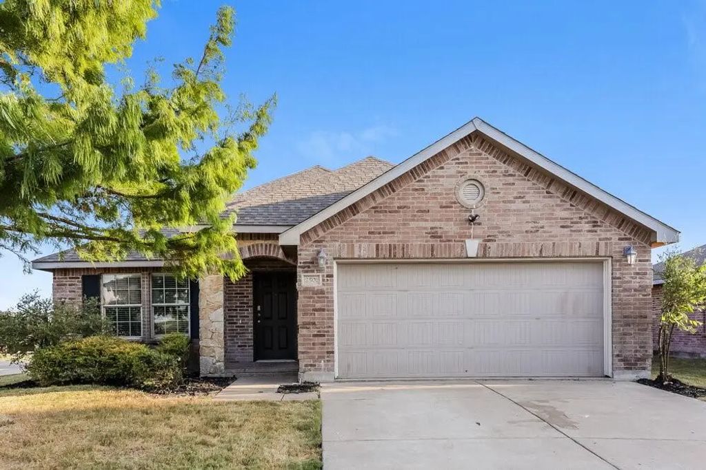 2501 Mill Springs Pass, Fort Worth
